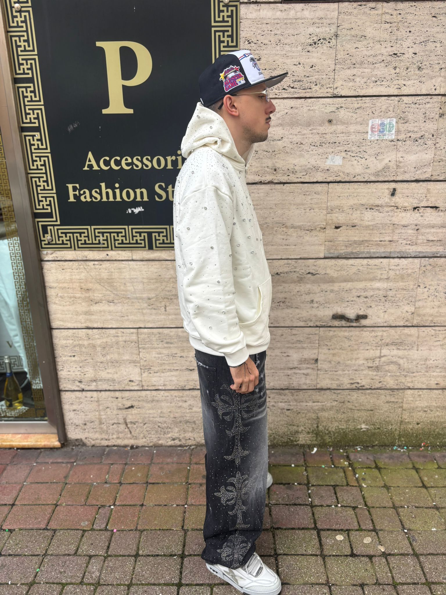 Felpa Bianca Minimal Diamanti 1