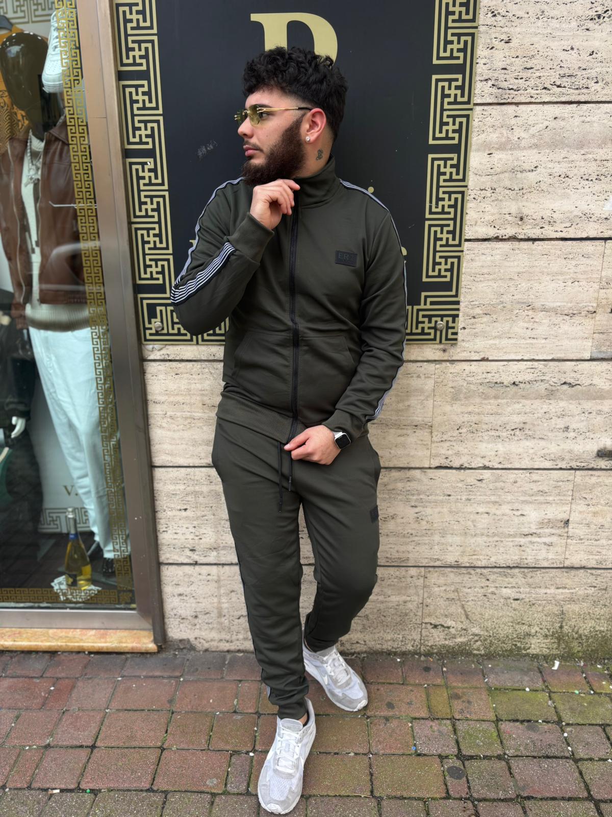 Tuta Monogram Verde 3